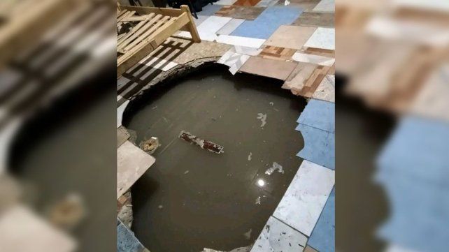El socavón que ocurrió en el interior de la vivienda de Natalia