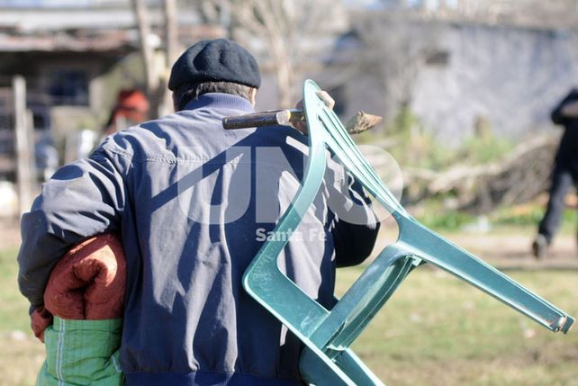 Comenzó el desalojo de la ocupación de los terrenos en Bº Los Hornos