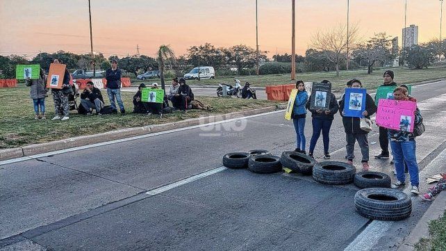 Los familiares y allegados de José Francioni se manifestaron para pedir por su aparición. Los familiares y allegados de José Francioni se manifestaron para pedir por su aparición.