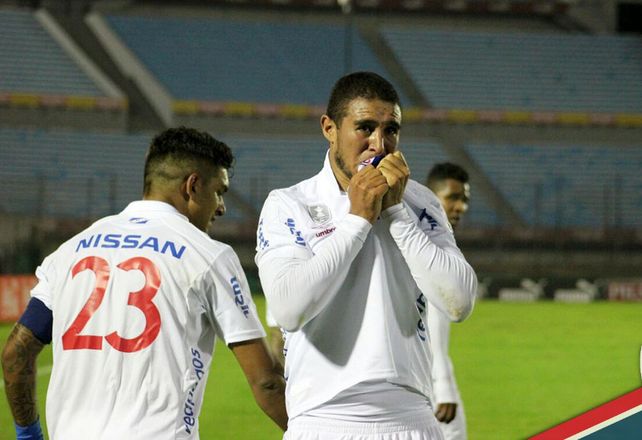 Un experimentado uruguayo aparece en el radar de Colón