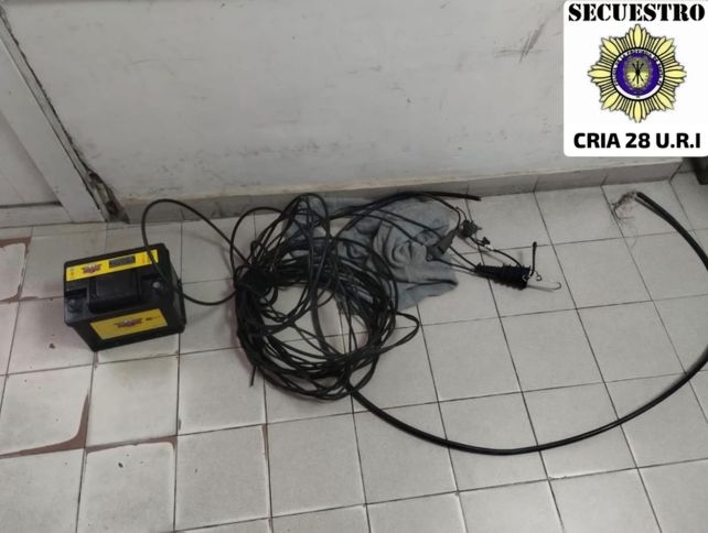 Dos ladrones fueron atrapados in fraganti mientras robaban cables de una vivienda en Colastiné Norte