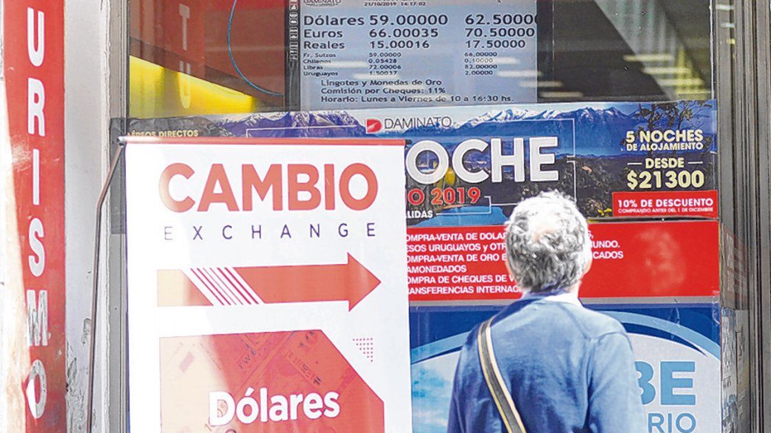 Cepo más duro limitan la extracción de dólares con