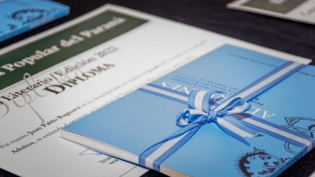 A los ganadores se les otorga un reconocimiento especial por haber participado