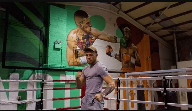 McGregor le dedicó un mensaje picante a Mayweather