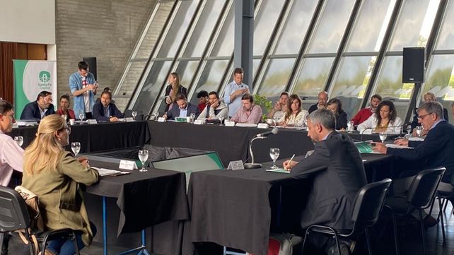 Los tres ejes del proyecto de presupuesto 2023 que Jatón les presentó a los concejales