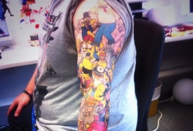 Un hombre se tatuó 41 veces a Homero Simpson y es récord