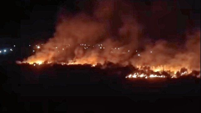 Diamante: incendio de gran magnitud afecta a la reserva natural Tierra Chaná.