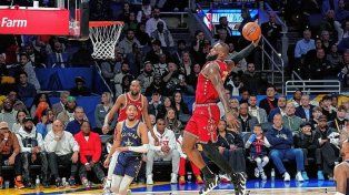 El equipo Este le ganó al del Oeste con récord de puntos en un Juego de las Estrellas de la NBA.