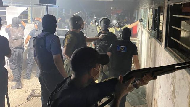 Así fueron la dura irrupción en Las Flores y la negociación que frenó la crisis en Coronda