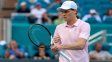 Jannik Sinner anunció que se bajó del US Open por una lesión en la rodilla derecha. Jannik Sinner anunció que se bajó del US Open por una lesión en la rodilla derecha.