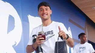 Véliz llegó al país para firmar con Rosario Central: Estoy ansioso por ver a Di María