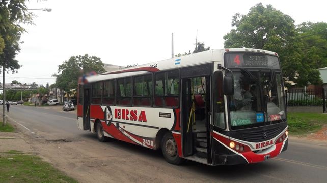 El colectivo quedó detenido en avenida Zanni.&nbsp;