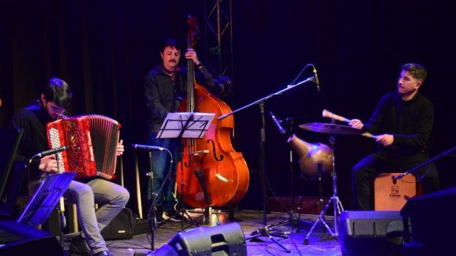 Fogón Entrerriano convocó al público en una nueva noche a sala llena