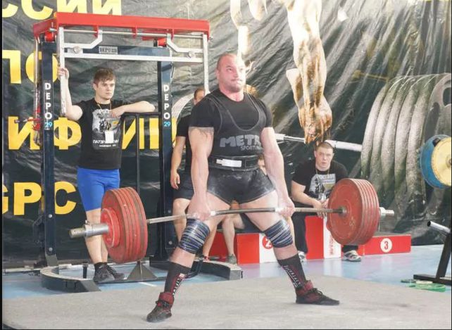 El impactante momento en que matan en una pelea callejera a un campeón mundial de levantamiento de potencia