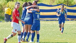 Las chicas de la Rosarina si pudieron jugar el clásico
