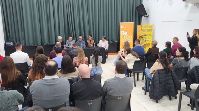 Se presentó en Recreo el nuevo Profesorado de Educación Tecnológica: inicio Se presentó en Recreo el nuevo Profesorado de Educación Tecnológica: inicio