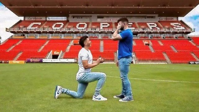 Un jugador australiano le pidió casamiento a su novio