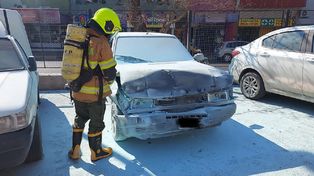 Paraná: se incendió un auto en el playón de Cinco Esquinas