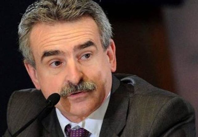 El ministro de Defensa