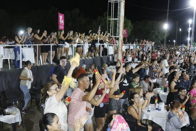 Reconquista colmada de ritmo en la segunda noche del carnaval