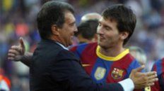 “Mantengo contacto con Leo, nos aprecia y el respeto es mutuo, pero de su renovación no hemos hablado”, afirmó Laporta. “Mantengo contacto con Leo, nos aprecia y el respeto es mutuo, pero de su renovación no hemos hablado”, afirmó Laporta.