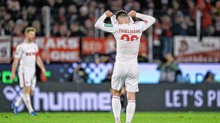 Colonia de Alemania sufrió una importante multa en la Bundesliga por mal comportamiento de sus hinchas.
