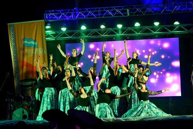 El Festival Folclórico de Fátima y las celebraciones navideñas en San Jorge prometen un mes lleno de cultura y alegría para todos los habitantes.