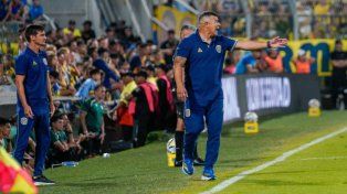 Jorge Almirón comenzó a probar de cara al choque de Central ante Atlético Tucumán.
