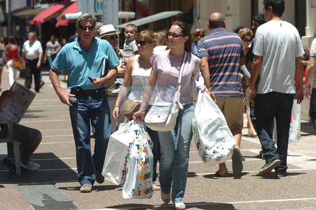 Las ofertas y el pago en cuotas levantan las ventas navideñas
