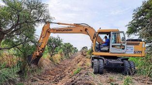 El comité trabaja en los canales principales de los municipios de Recreo, Monte Vera y norte de Santa Fe, de cara al período de lluvias.