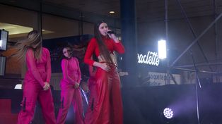 Show en vivo de Delfina Beltramone en el shopping Alto Rosario