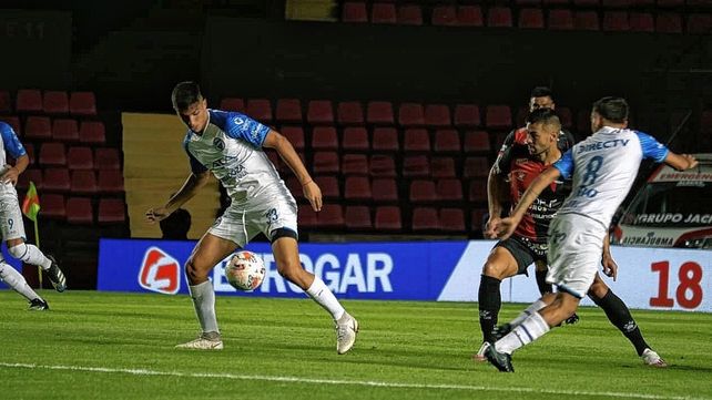 Colón empató con Godoy Cruz y no pudo asegurar la clasificación en la Copa de la Liga Profesional. 
