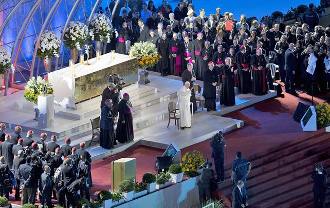 Multitudinario. El Papa