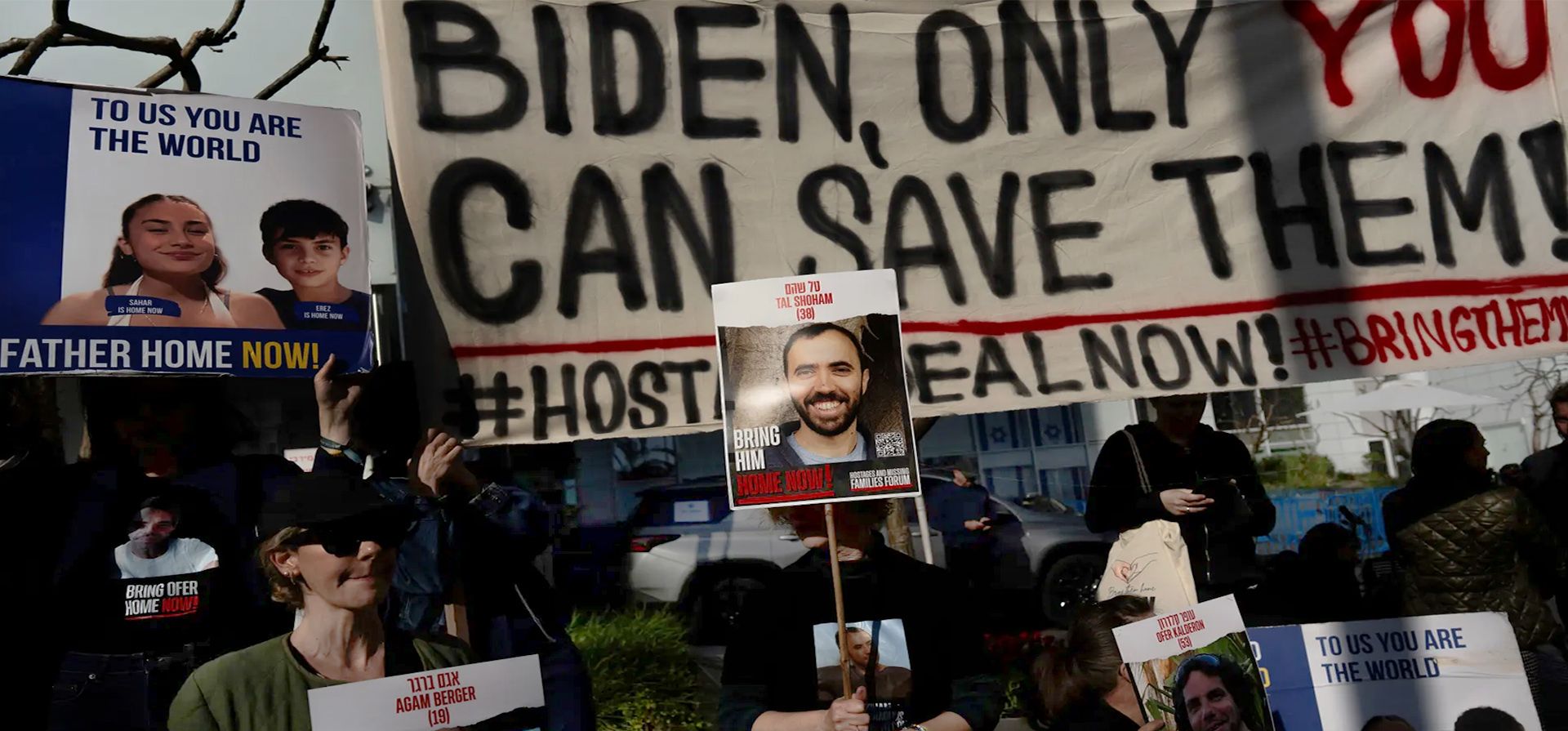 Familiares y simpatizantes de los rehenes israelíes retenidos por Hamas en Gaza piden su regreso, al margen de una reunión entre Antony Blinken y el presidente israelí, Isaac Herzog, Tel Aviv, Israel. Fotografía: Oded Balilty/AP Familiares y simpatizantes de los rehenes israelíes retenidos por Hamas en Gaza piden su regreso, al margen de una reunión entre Antony Blinken y el presidente israelí, Isaac Herzog, Tel Aviv, Israel. Fotografía: Oded Balilty/AP