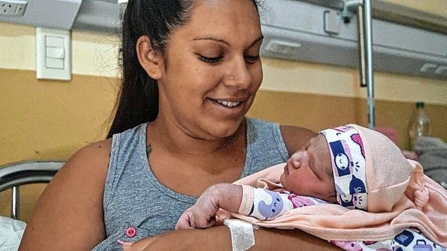 El primer bebé del año en Paraná, se llama Tahiel