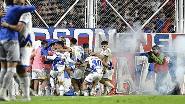 Rosario Central le ganó sobre la hora a San Lorenzo en un partido caliente Rosario Central le ganó sobre la hora a San Lorenzo en un partido caliente