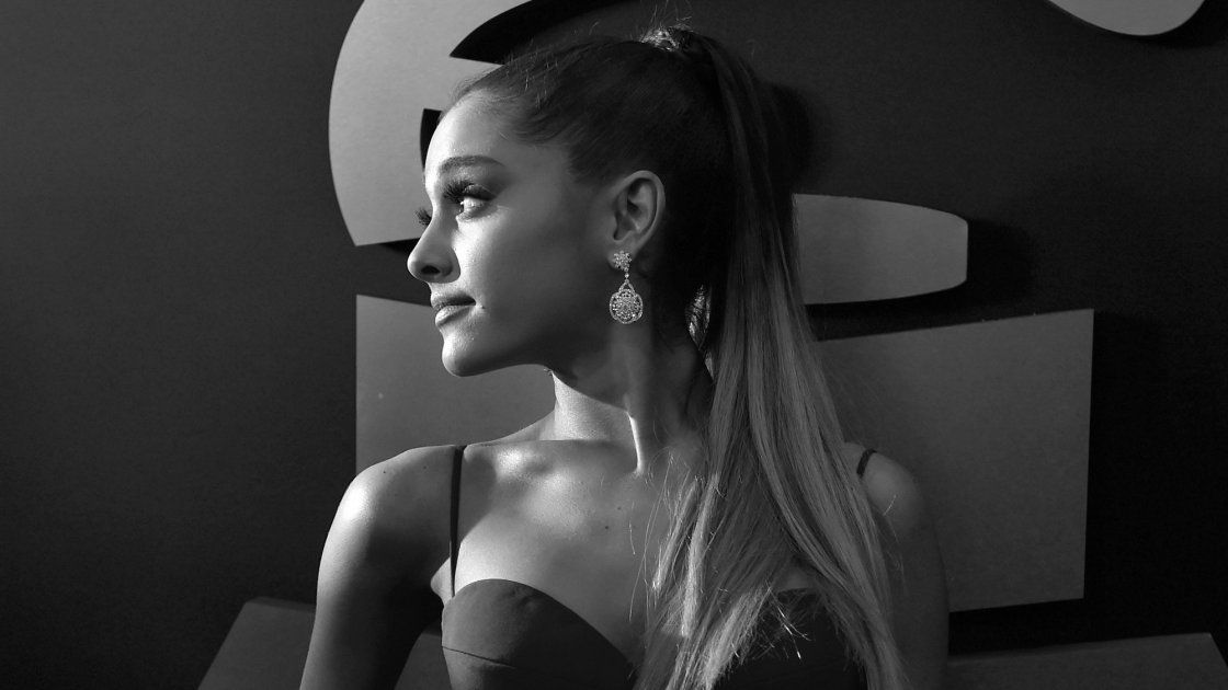 La Pose Sexy De Ariana Grande Que Nadie Puede Imitar Y Es Viral En Las