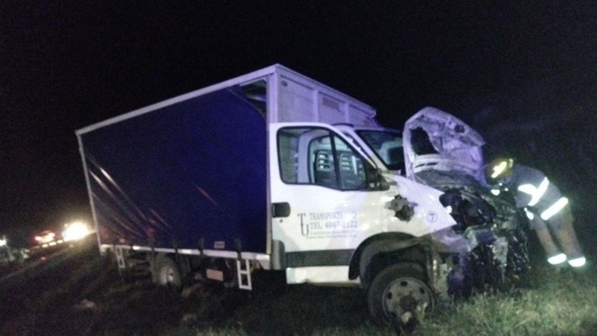 Tres muertos y un herido grave en un choque en la autopista Rosario ...