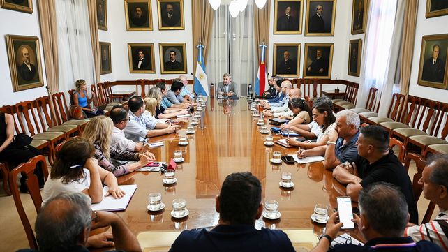 En un documento difundido tras la reunión con el Gobierno Agmer pidio a los legisladores: Tengan la honorabilidad de oponerse al saqueo de nuestros aportes