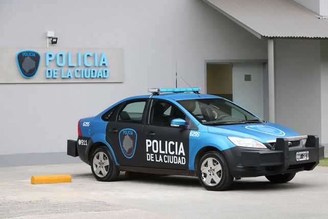 Un delincuente que estaba robando una casa fue capturado por un pedido de auxilio por WhatsApp
