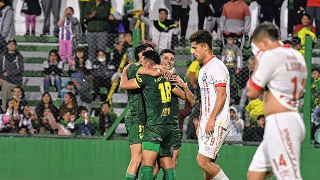 Defensa y Justicia derrotó a Argentinos por 2-1.
