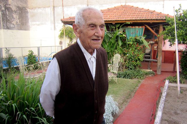 Un hincha tatengue que cumplió, nada más ni nada menos, que 103 años