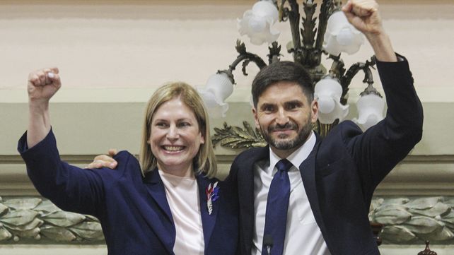 Las mejores fotos de la asunción de Maximiliano Pullaro como gobernador de Santa Fe