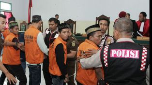 Castigan con la castración química a los abusadores de menores en Indonesia