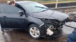 Un auto conducido por un paranaense despistó por un espejo de agua y chocó en la ruta 14.&nbsp;