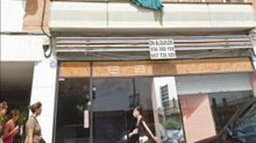 Muri&oacute; un peat&oacute;n al caerle encima una mujer suicida que se tir&oacute; desde un 8º piso