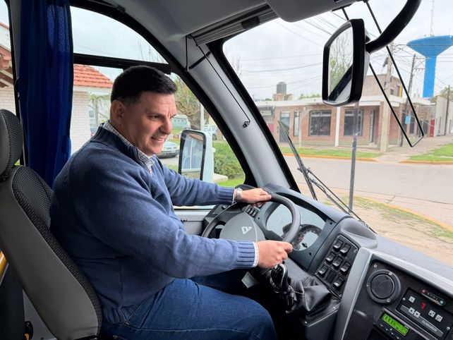 Roldán incorpora nuevos colectivos para fortalecer el transporte urbano