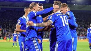 Leicester alcanzó su primera victoria en la Premier League