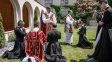 Una fraternidad rebelde desafía al Vaticano desde Suiza, Argentina e Italia