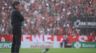 Sanguinetti tiene pocos motivos para sonreír. El equipo ganó un partido de los últimos once de la liga.